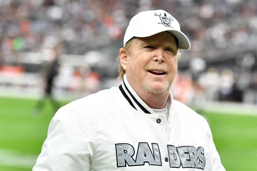 Марк девис миллиардер фото Jon Gruden emails: Raiders' Mark Davis thinks NFL 'out to get him