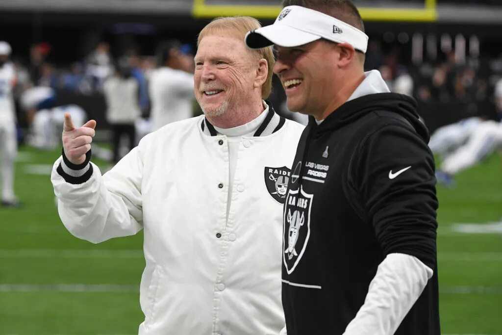 Марк девис миллиардер фото Josh McDaniels gets vote of confidence from Raiders' Mark Davis