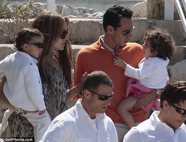 Марк энтони дети фото Marc Anthony ordered to submit complete income and expenses to court after ex ac