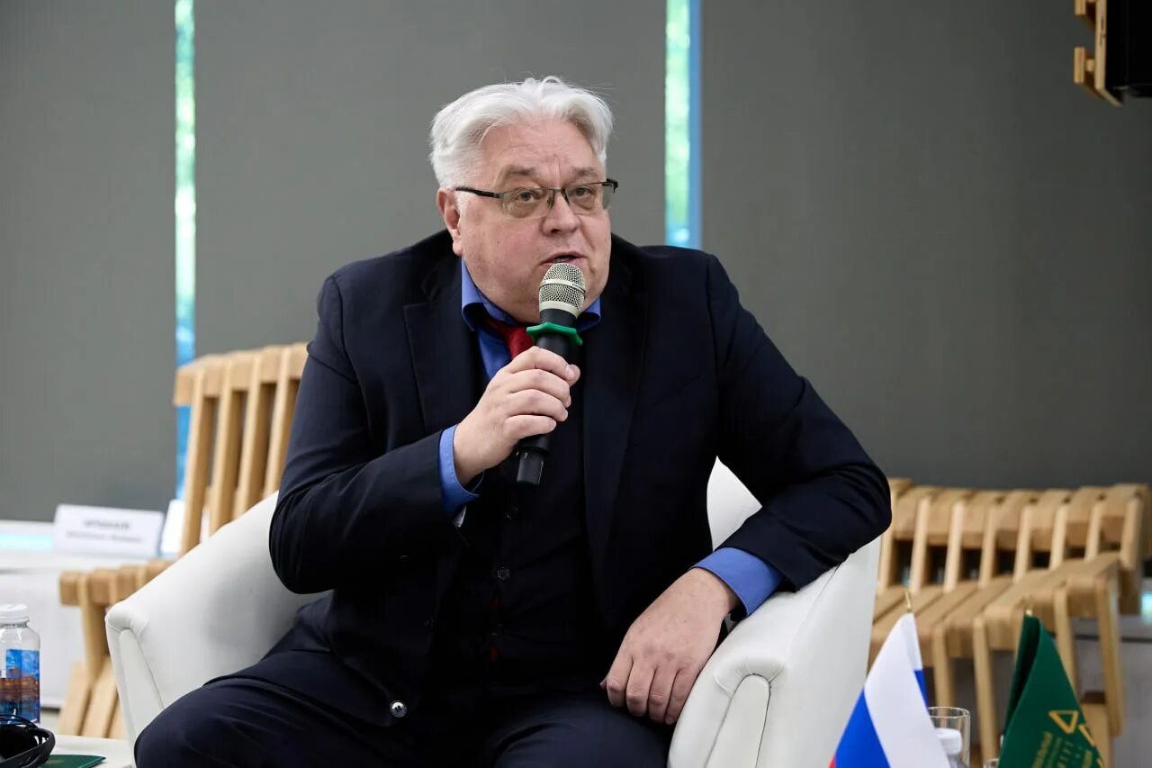 Марк эрнестович гарбузов фото Россия и мир: диалоги о главном В Российской академии образования открылась VII 