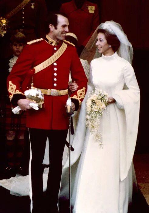 Марк филлипс муж принцессы анны фото Iconic weddings: Princess Anne and Mark Phillips Royal wedding dress, Princess a