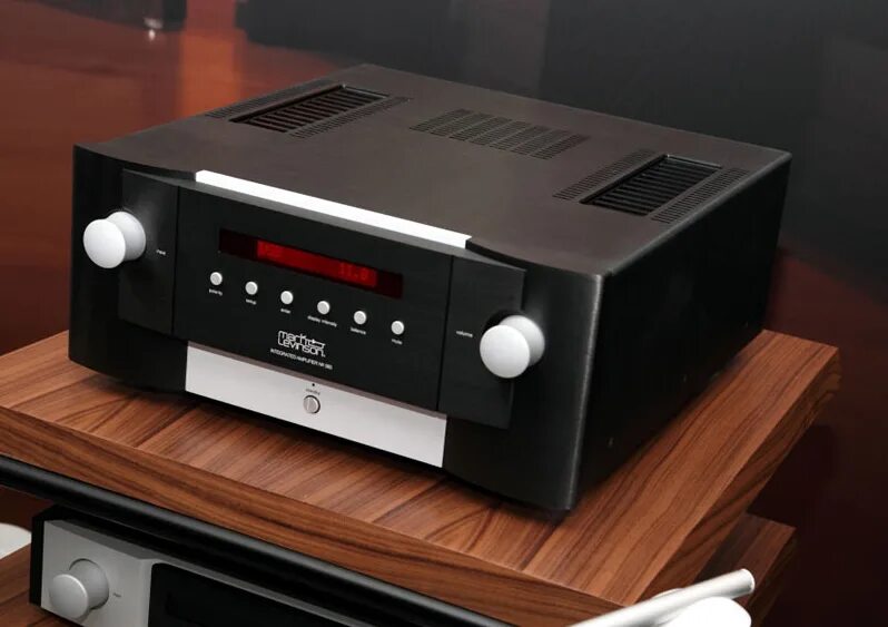 Марк левинсон фото Mark Levinson No 585 - интегральный усилитель. Купить Mark Levinson No 585 в Sou