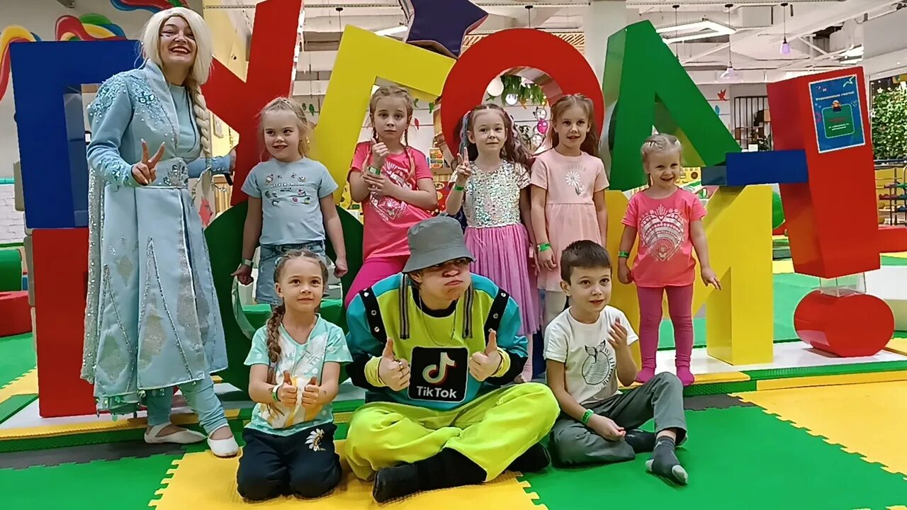 Марк просп комарова 12 фото Оленька Гаврилова, дата рождения: 12 мая, Омск, Россия