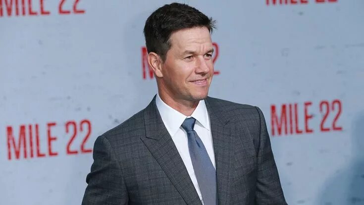Марк уолберг фото 2024 года Mark Wahlberg’s Daily Schedule Is Intense Actor mark wahlberg, Mark wahlberg, Ab