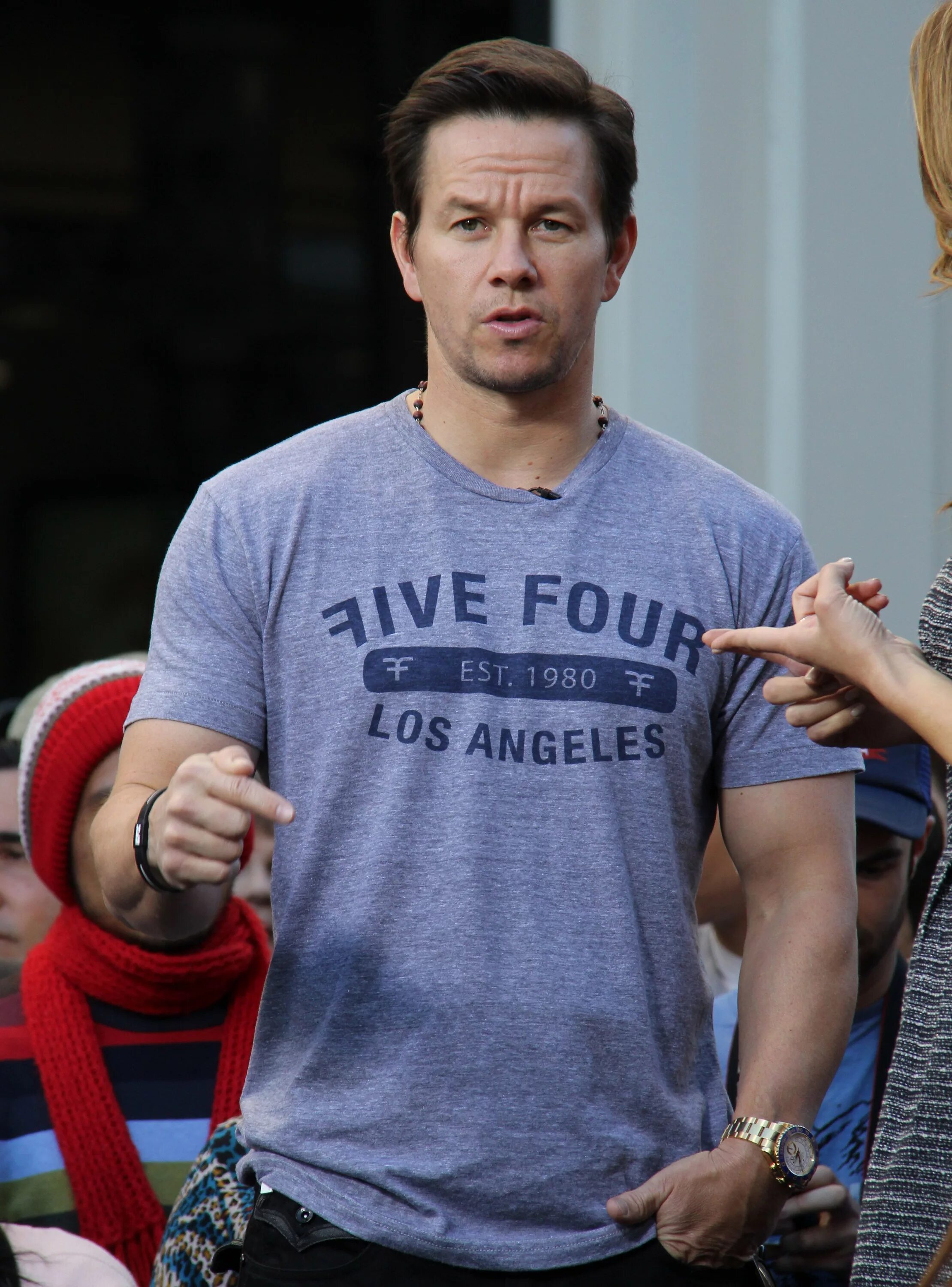 Марк уолберг фото Mark Wahlberg Graduates High School at 42 Mark wahlberg, Actor mark wahlberg, Wa