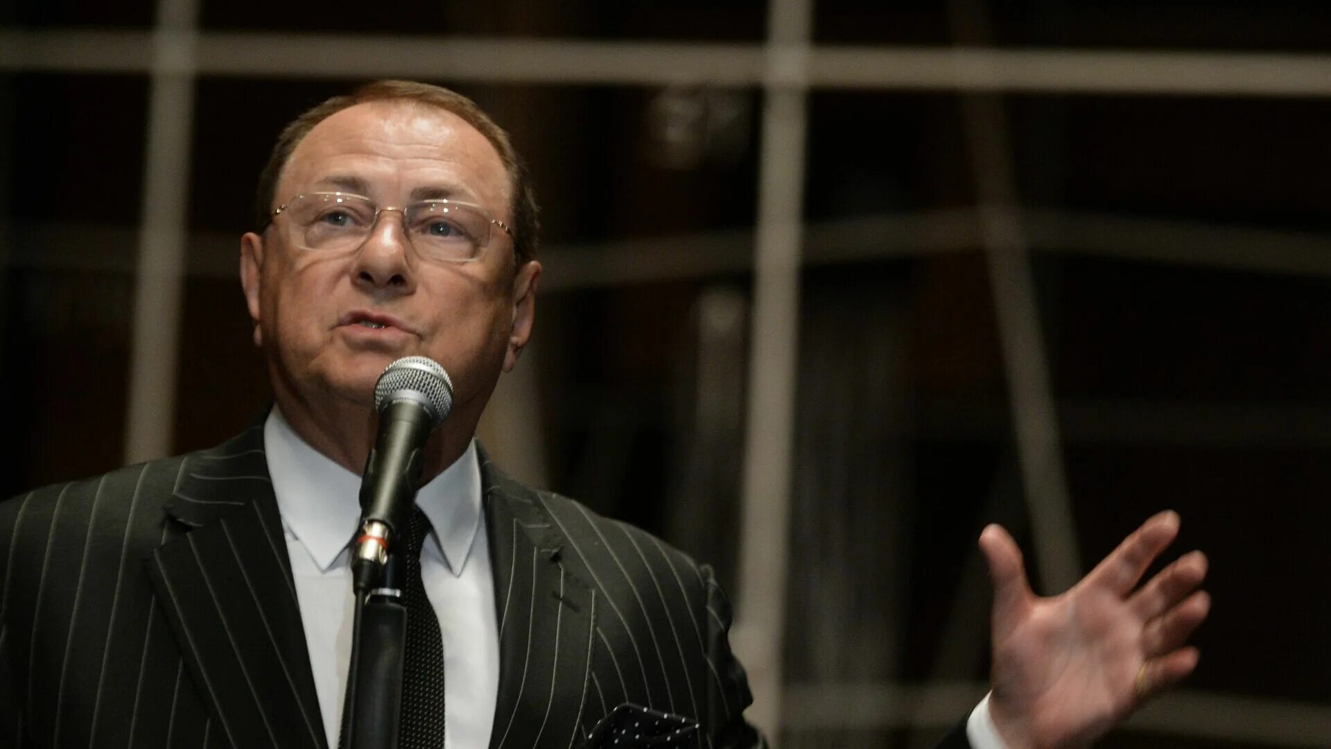 Марк варшавер фото Директор "Ленкома" Варшавер прокомментировал сообщение о госпитализации - РИА Но