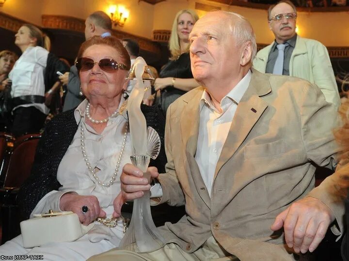 Марк захаров жена нина лапшина фото Марк Захаров отмечает 80-летие - РБК