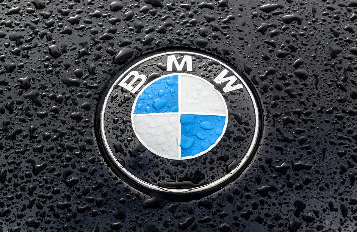 Марка бмв фото BMW отчиталась о росте чистой прибыли в 21 раз в первом полугодии - РБК Инвестиц