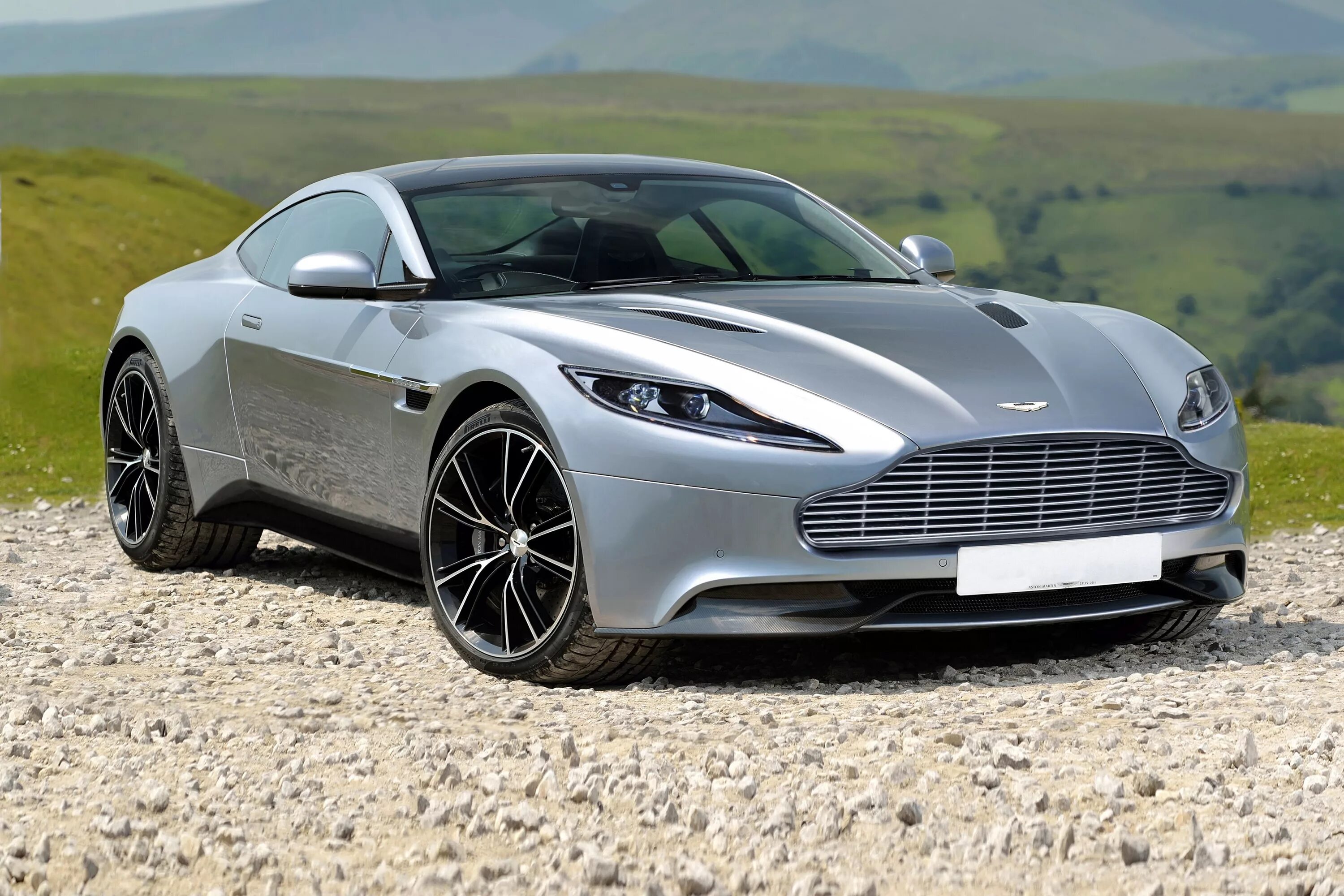 Марка машины астон мартин фото Шины и диски для Aston Martin DB9, размер колёс на Астон Мартин ДБ9