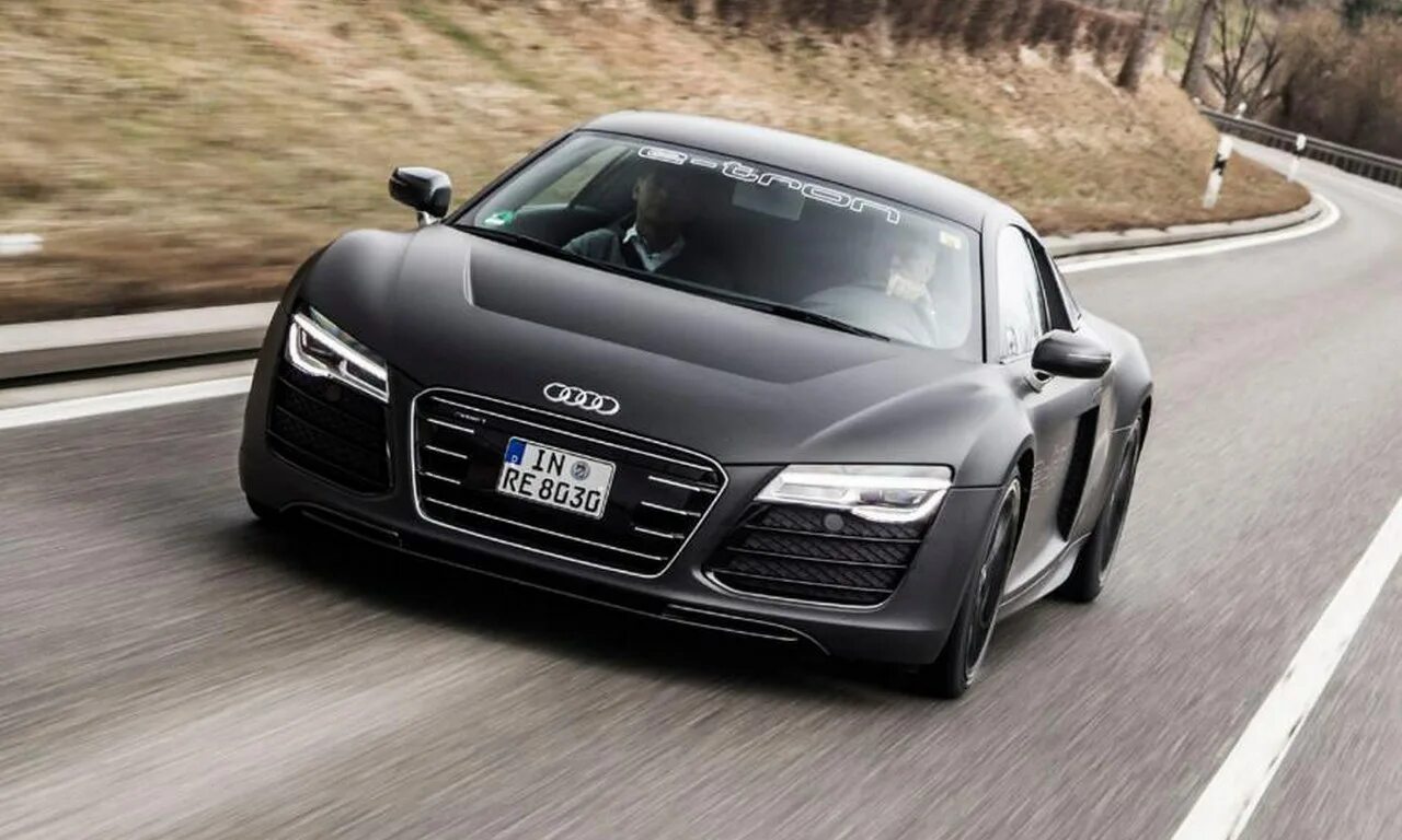Марка машины ауди фото Οδηγούμε το ηλεκτρικό Audi R8 e-tron Drive