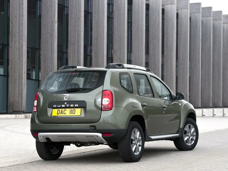 Марка машины дастер фото Dacia Duster Laureate 2014 года выпуска для рынка Великобритании и Ирландии. Фот