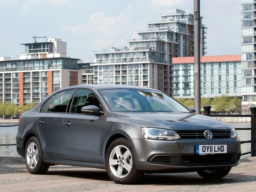 Марка машины джетта фото Volkswagen Jetta 2010 года выпуска для рынка Великобритании и Ирландии. Фото 17.