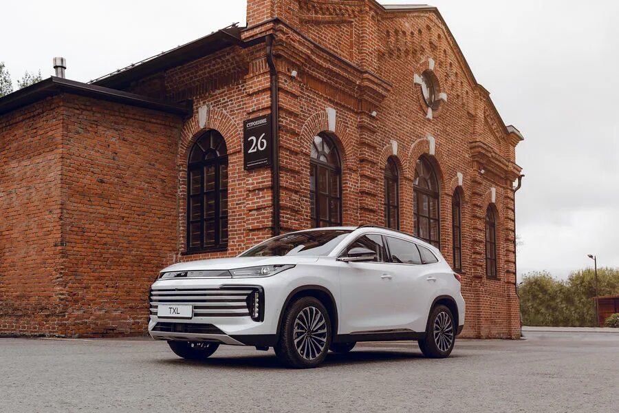 Марка машины exceed фото В России начались продажи новой версии кроссовера Exeed TXL с мощным турбомоторо