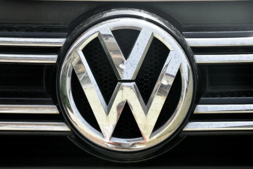 Марка машины фольксваген фото Volkswagen снимет с производства 40 моделей - Российская газета