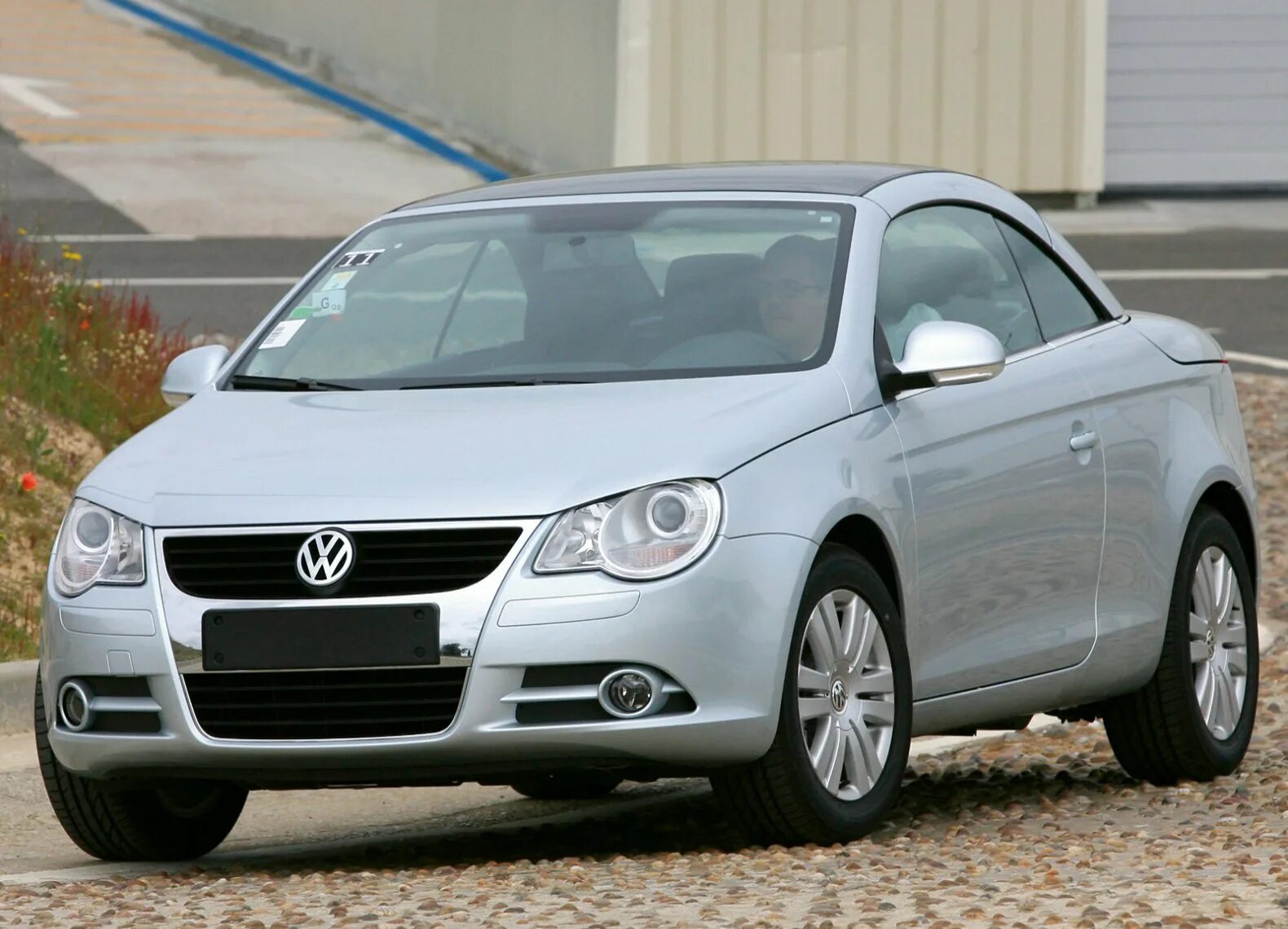 Марка машины фольксваген фото Volkswagen Eos фотоальбом - автомобильный журнал Simplycars.ru