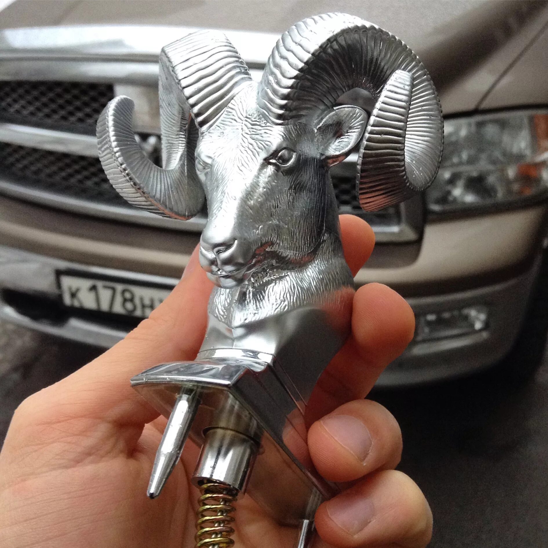 Марка машины козел фото Баран на капоте - Dodge Ram, 5,7 л, 2009 года стайлинг DRIVE2