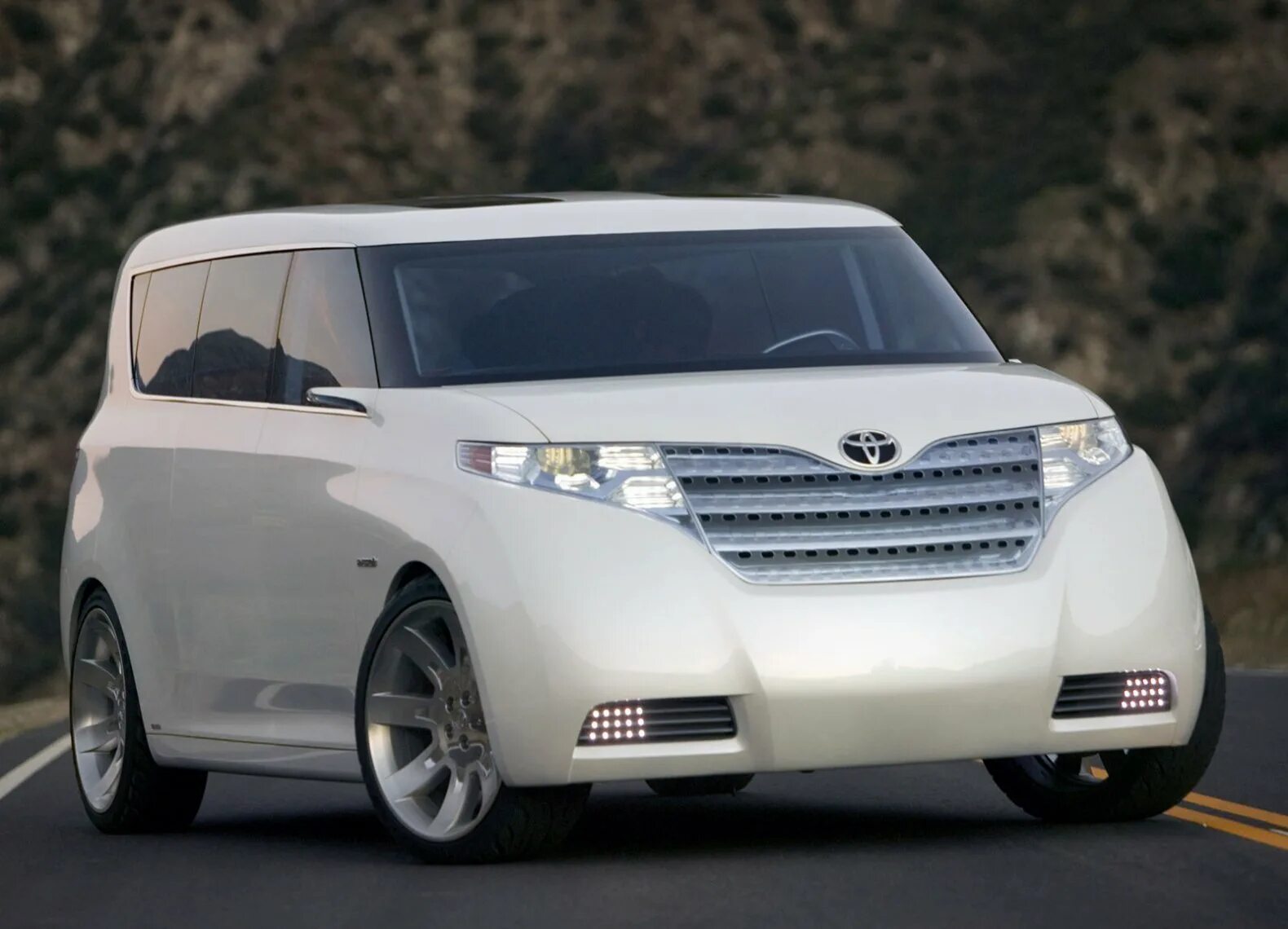 Марка машины тойота все модели фото Toyota F3R Concept фотоальбом - автомобильный журнал Simplycars.ru