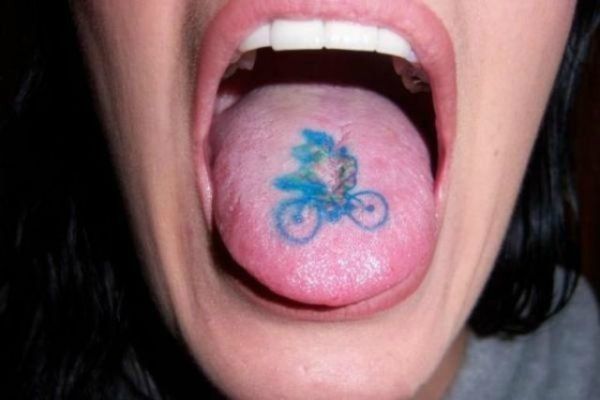 Марка на языке фото What Your Tattoo Location Says About You