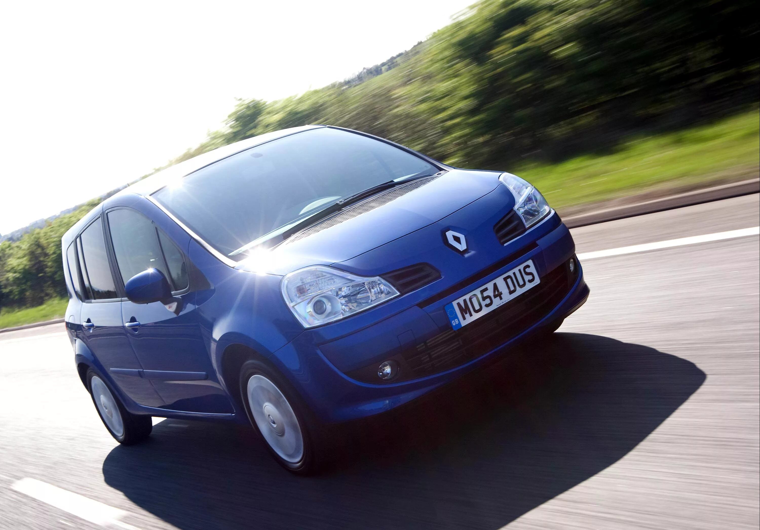 Марки автомобилей рено фото и цены Renault Modus is named Best Small MPV in Green Car Awards