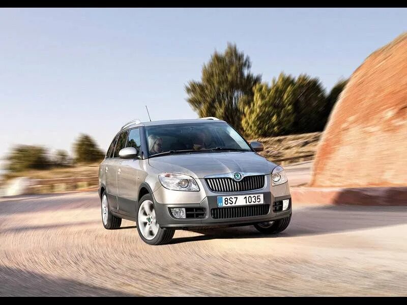 Марки автомобилей шкода фото Фото Skoda Fabia Scout - фотографии, фото салона Skoda Fabia Scout, II рест. пок