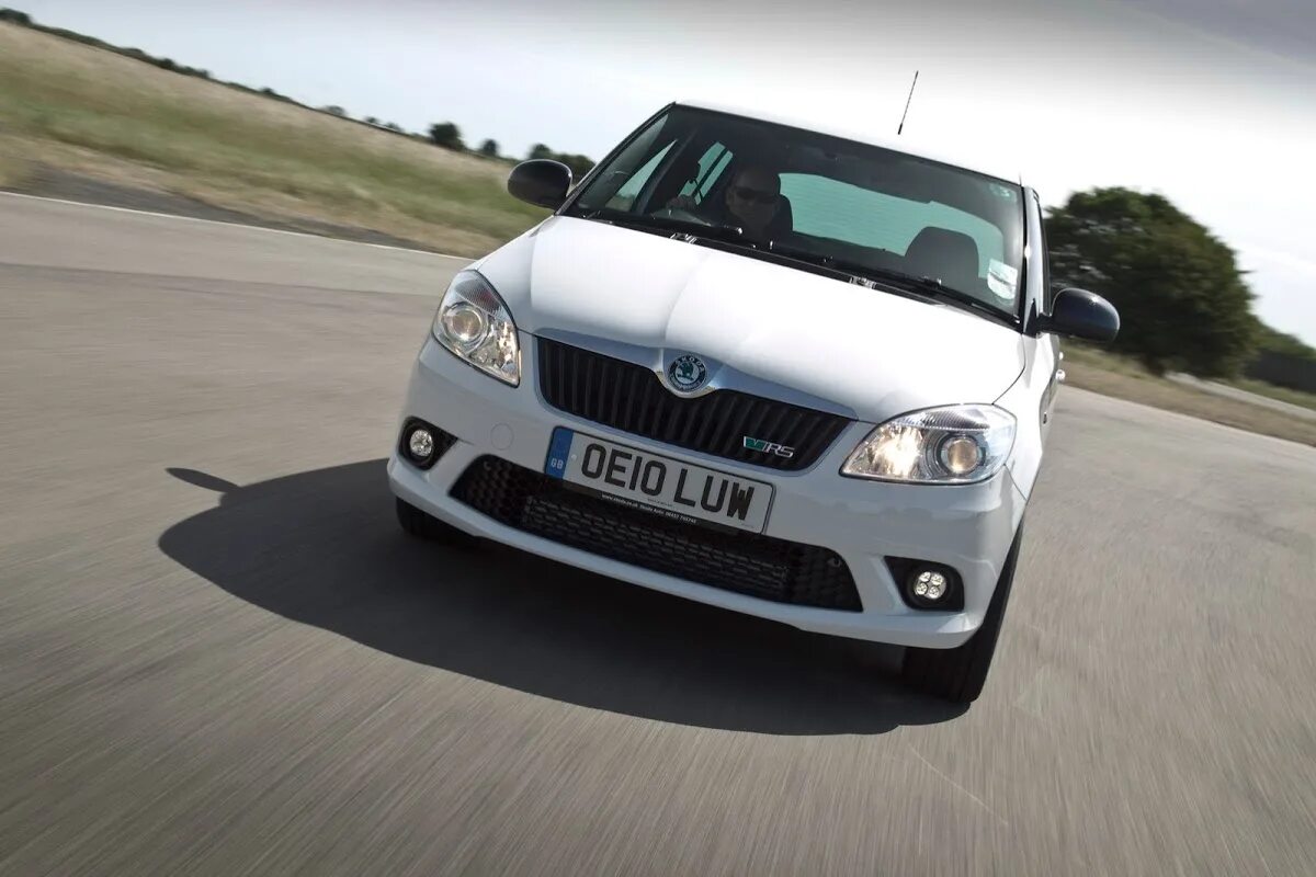Марки автомобилей шкода фото Next-Gen Skoda Fabia will Drop RS Range Due to Poor Sales Carscoops