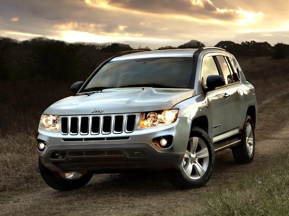Марки автомобилей внедорожников фото Сравнение Compass c Tiguan - Jeep Compass (1G), 2,4 л, 2011 года просто так DRIV