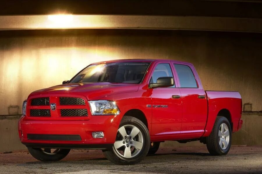 Марки додж список с фото Dodge Ram 1500 Express 2012 года выпуска. Фото 1. VERcity