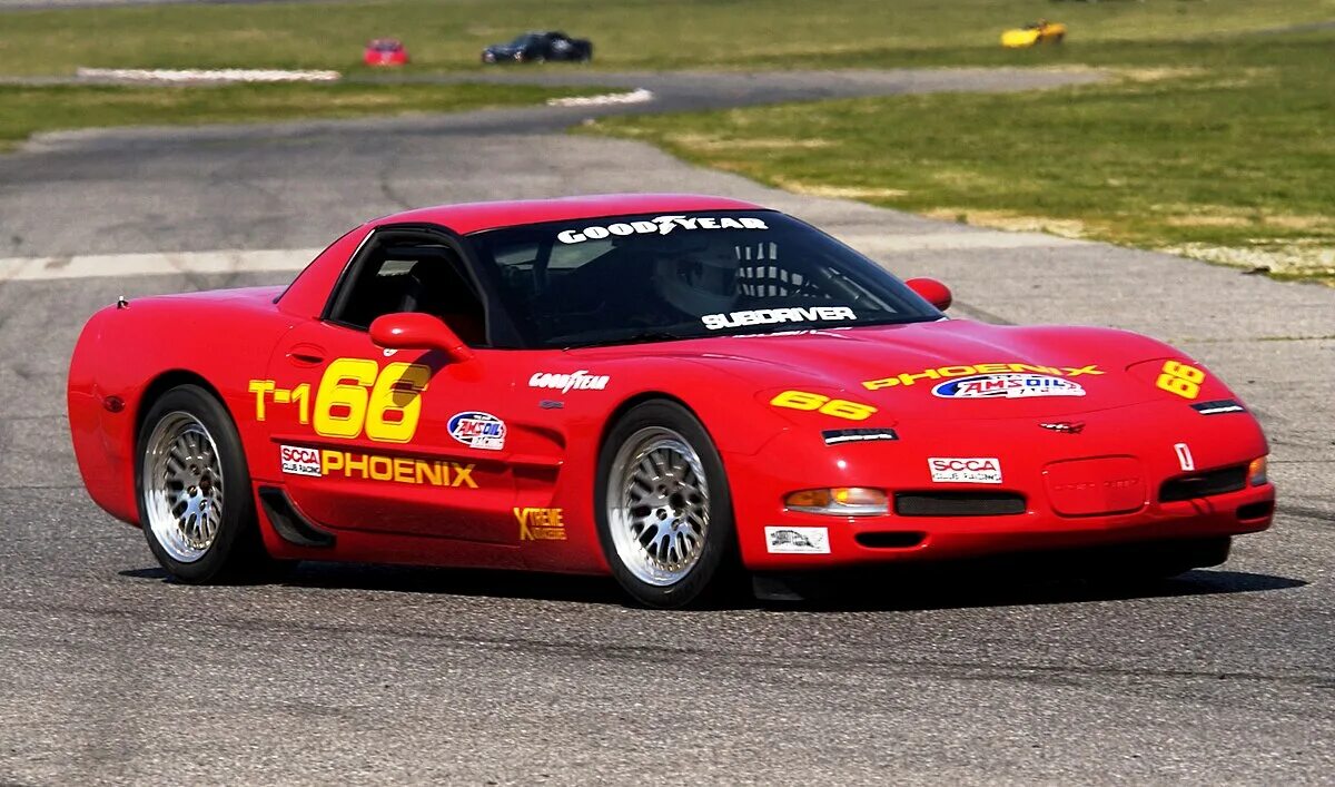 Марки гоночных машин фото с названиями File:Chevrolet Corvette, Memphis Motor Speedway.jpg - Wikimedia Commons