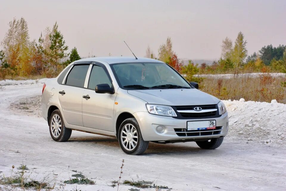 Марки лада гранта фото Осенние прогулки - Lada Гранта, 1,6 л, 2014 года фотография DRIVE2