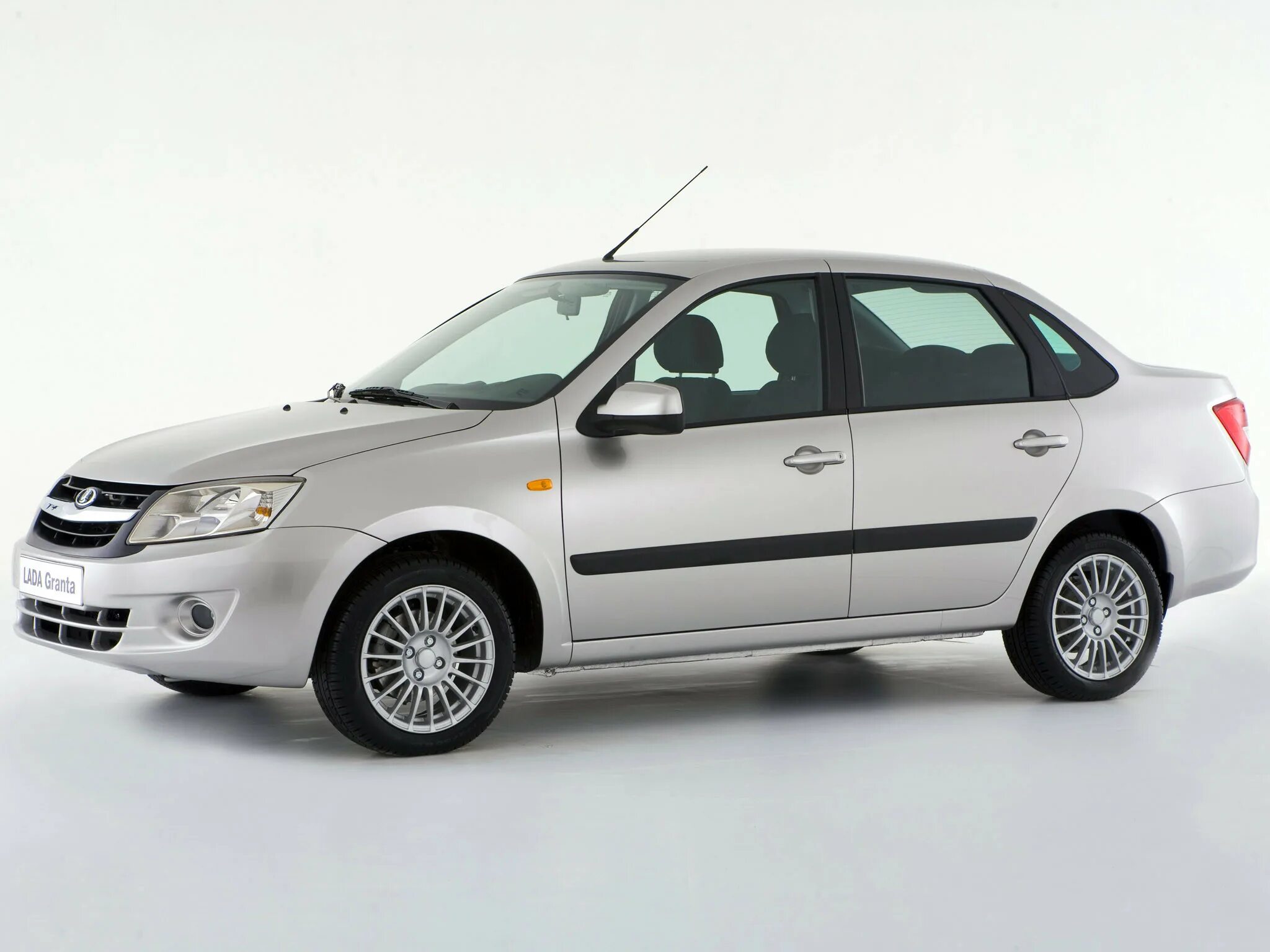 Марки лада гранта фото Продажи отечественных автомобилей улучшаются