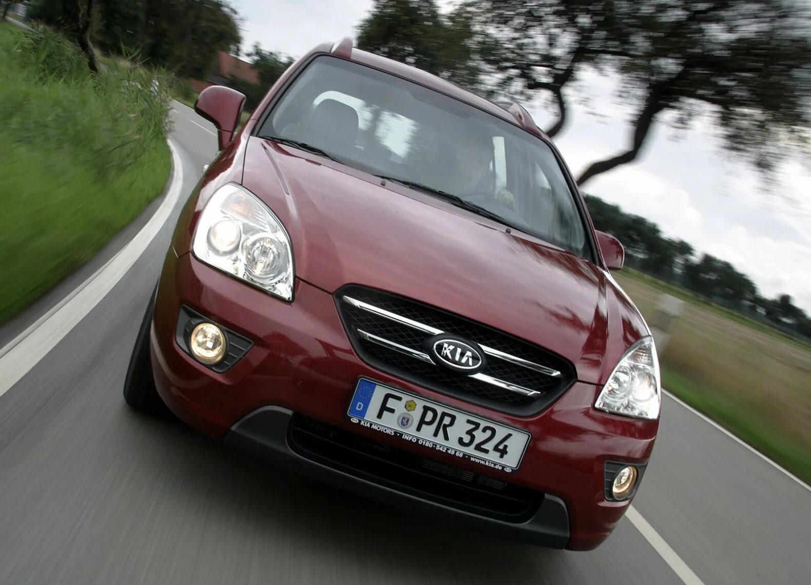 Марки машин киа фото цены Kia Carens фотоальбом - автомобильный журнал Simplycars.ru