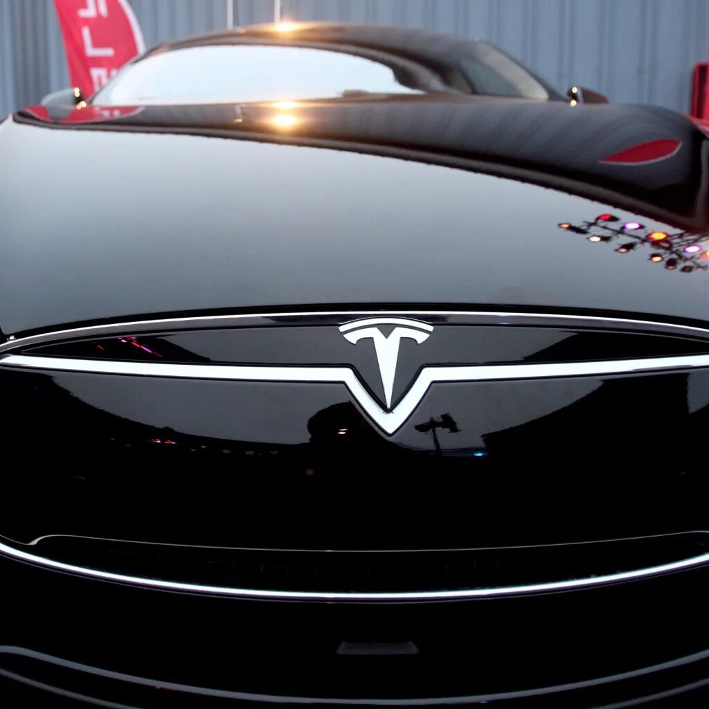 Марки машин тесла фото Stylish black car Tesla Model 3 front view Desktop wallpapers 1024x1024
