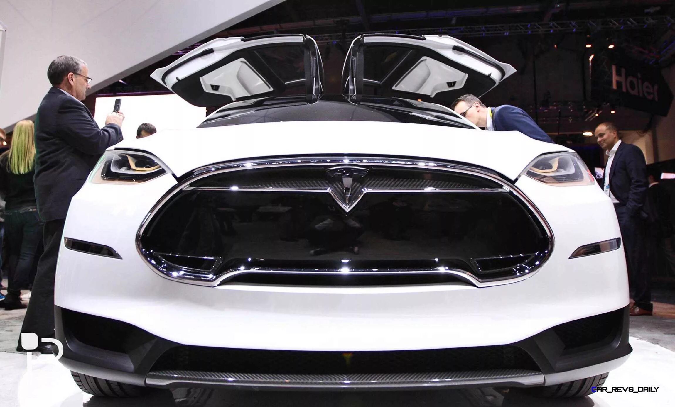 Марки машин тесла фото 2016 TESLA Model X 13