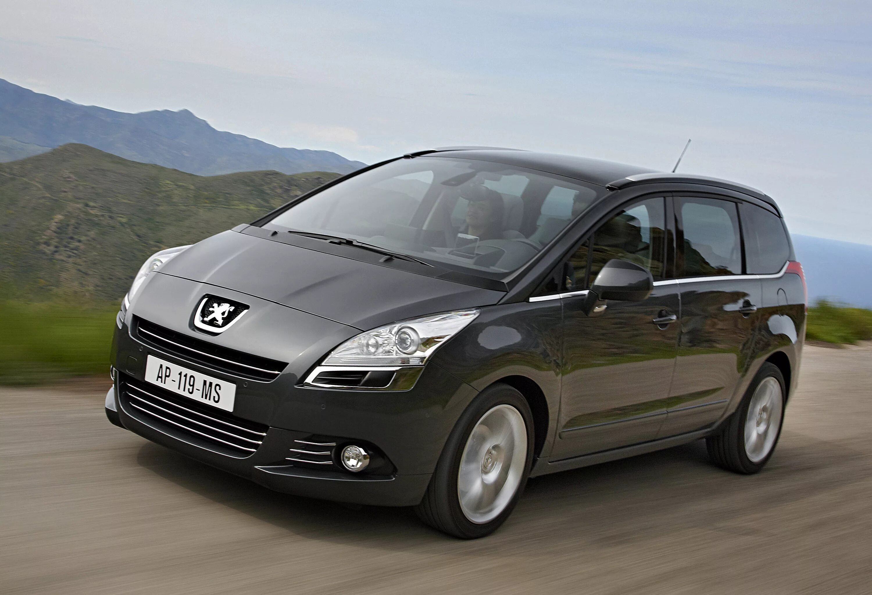 Марки пежо список с фото Peugeot 5008 (2010) - picture 10 of 12