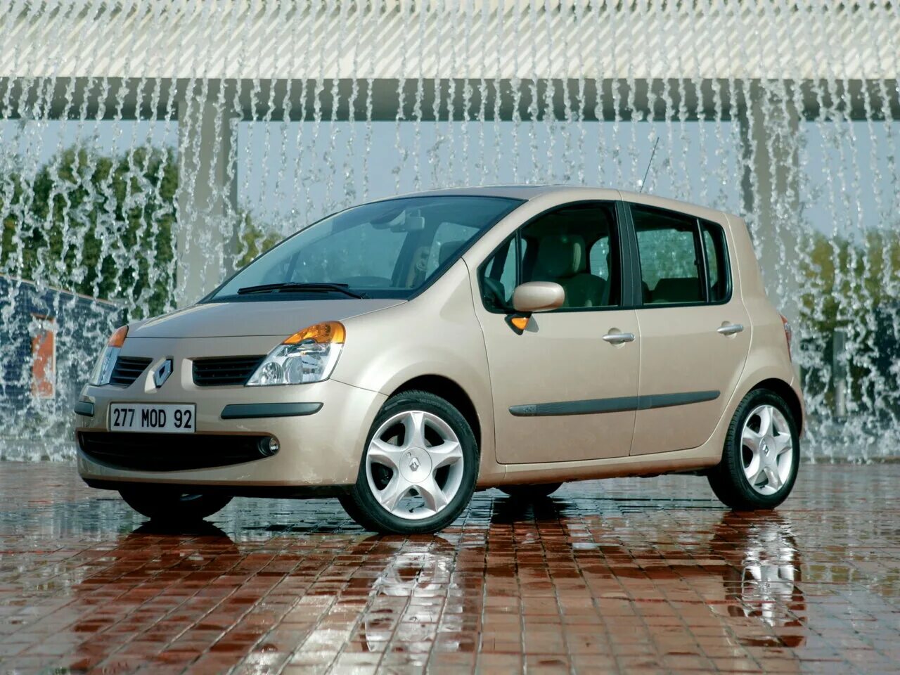 Марки рено фото и название Renault Modus 1 поколение, Компактвэн - технические характеристики, модельный ря