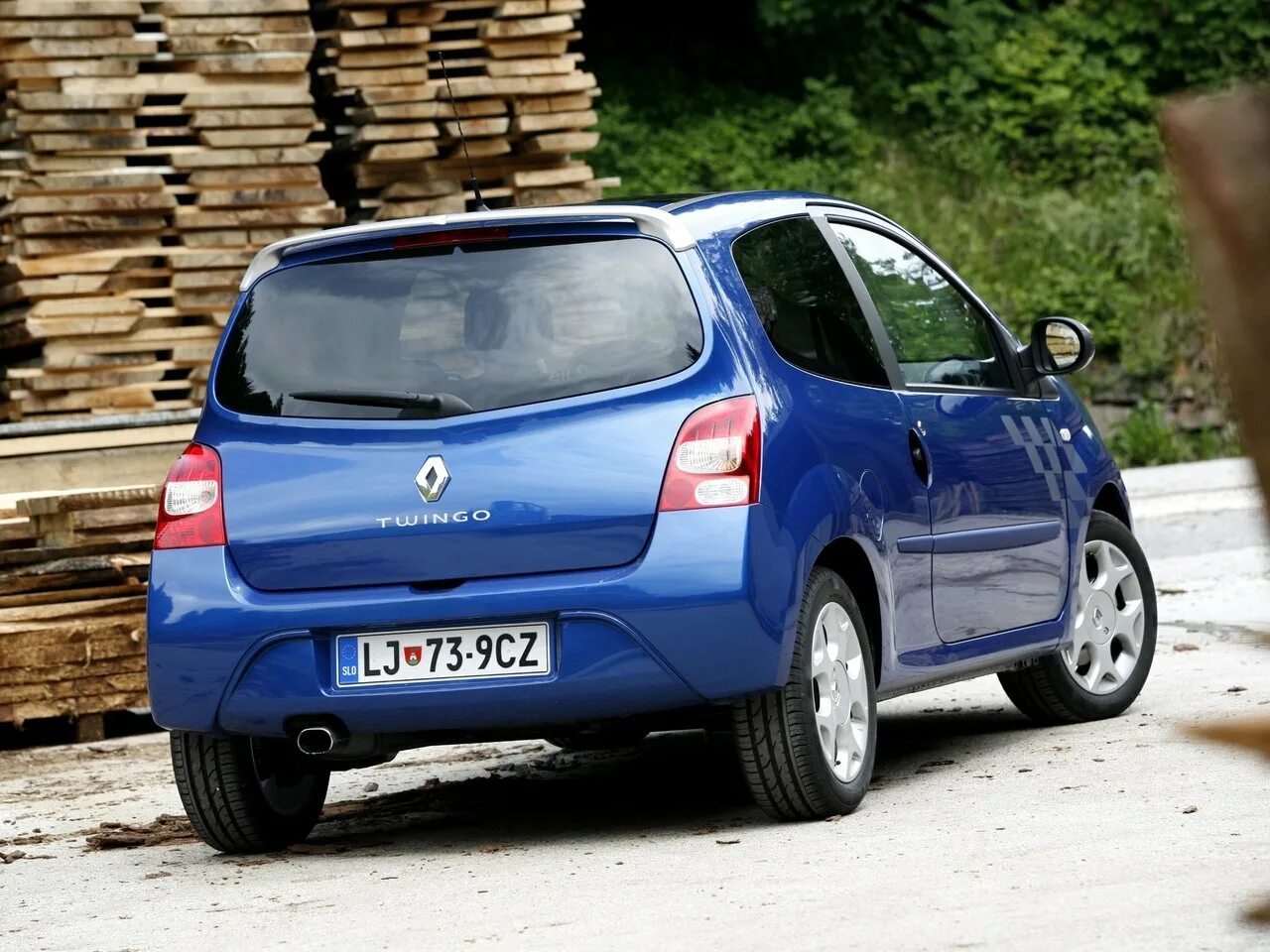 Марки рено список с фото Renault Twingo 2 поколение, хэтчбек 3-дверный - технические характеристики, моде