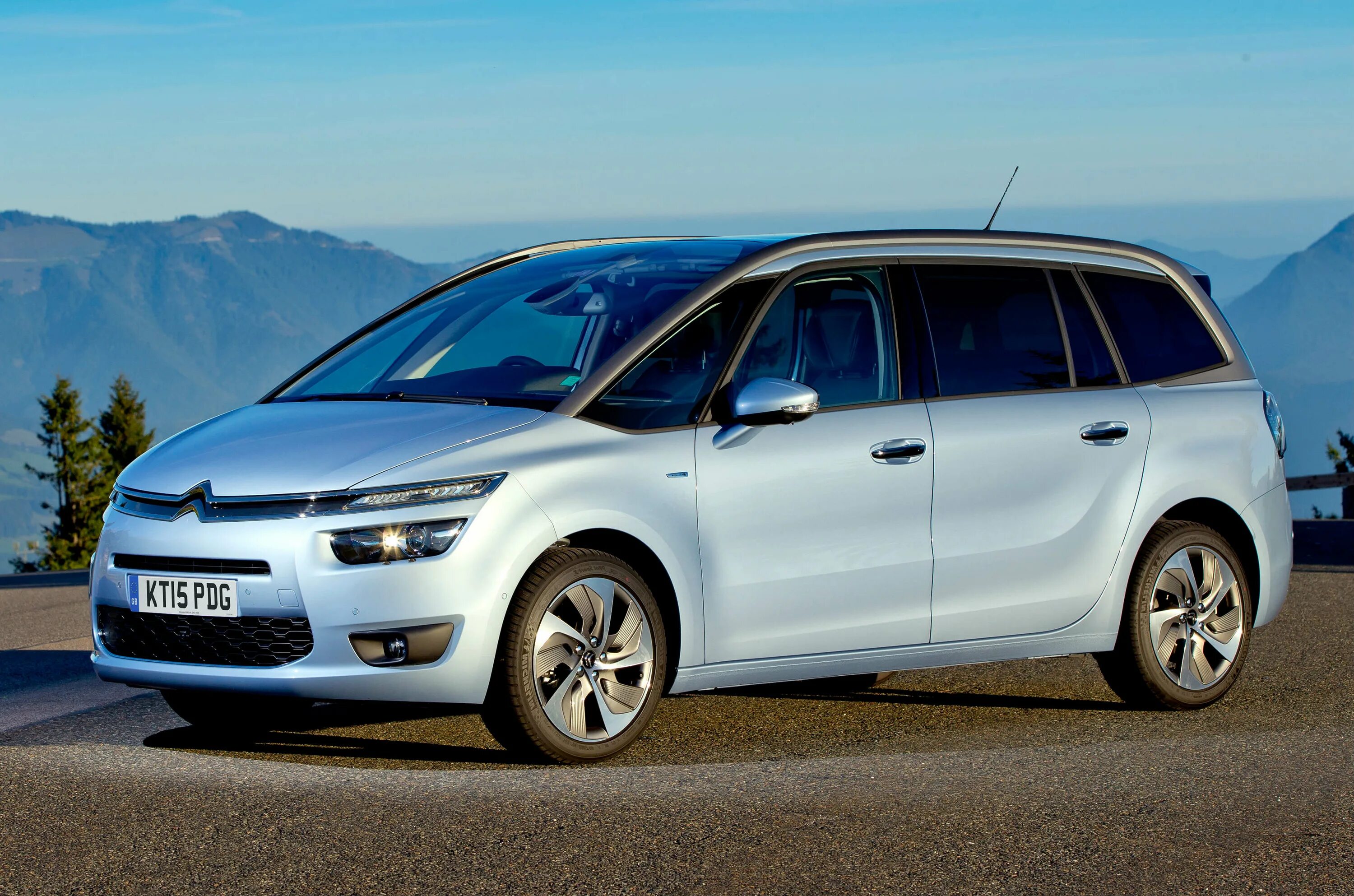 Марки семиместных машин фото и названия Top 100 Cars 2016: Top 5 Seven-seat MPVs