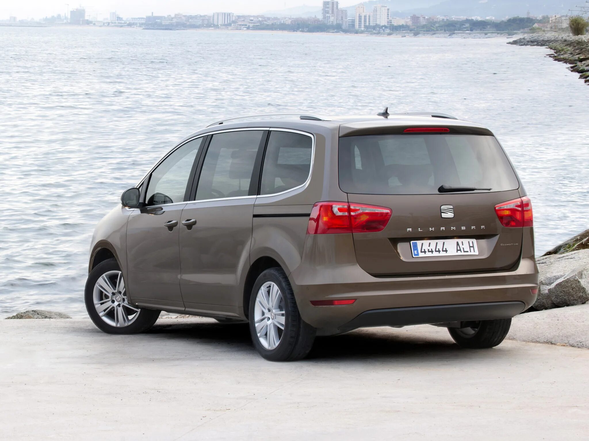 Марки семиместных машин фото и названия Car in pictures - car photo gallery " Seat alhambra 4wd 2011 Photo 21