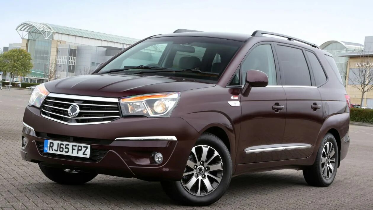 Марки семиместных машин фото и названия SsangYong Turismo review Auto Express