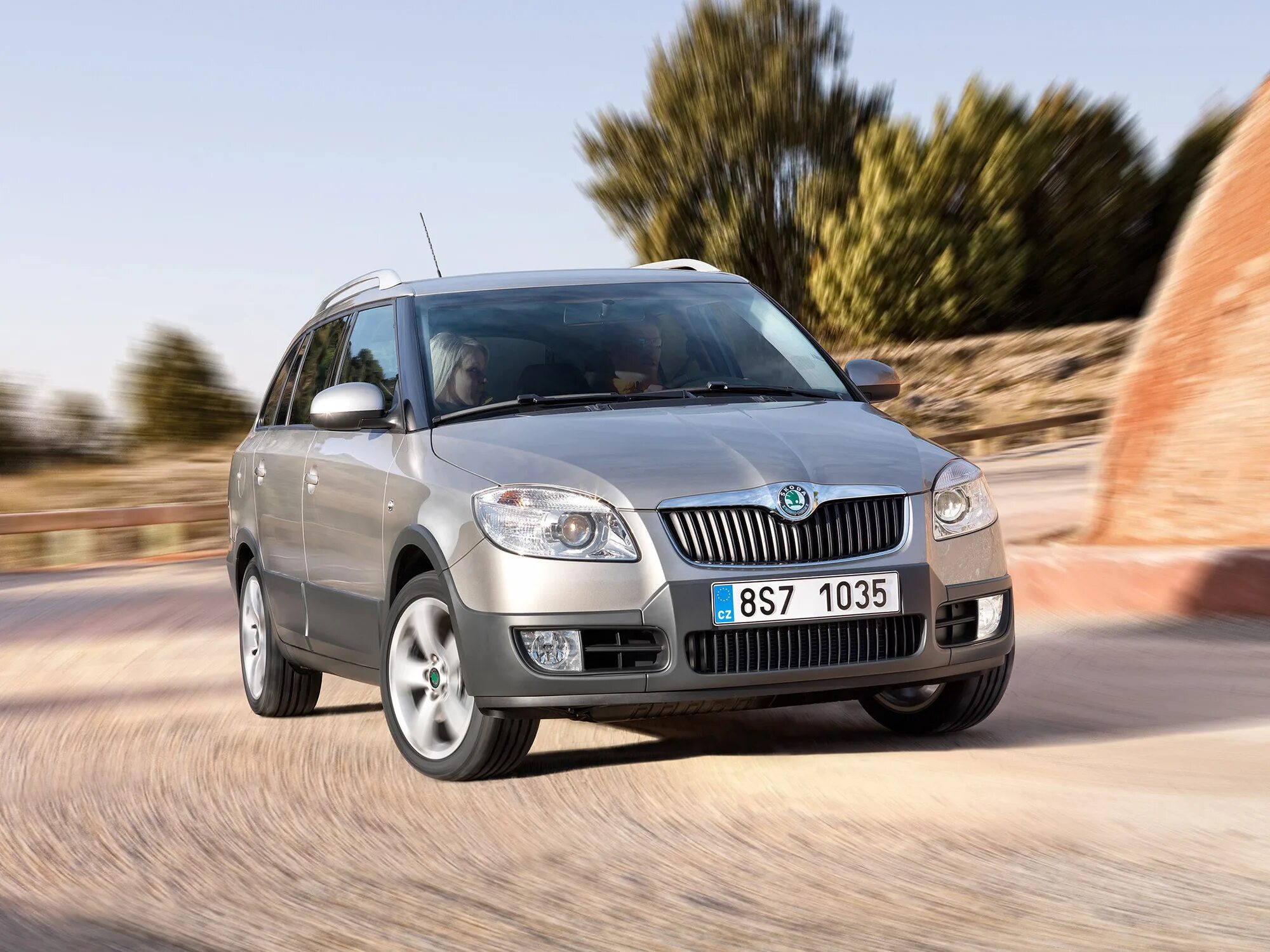 Марки шкода список с фото Skoda Fabia 5J Combi Scout универсал 5-дв.