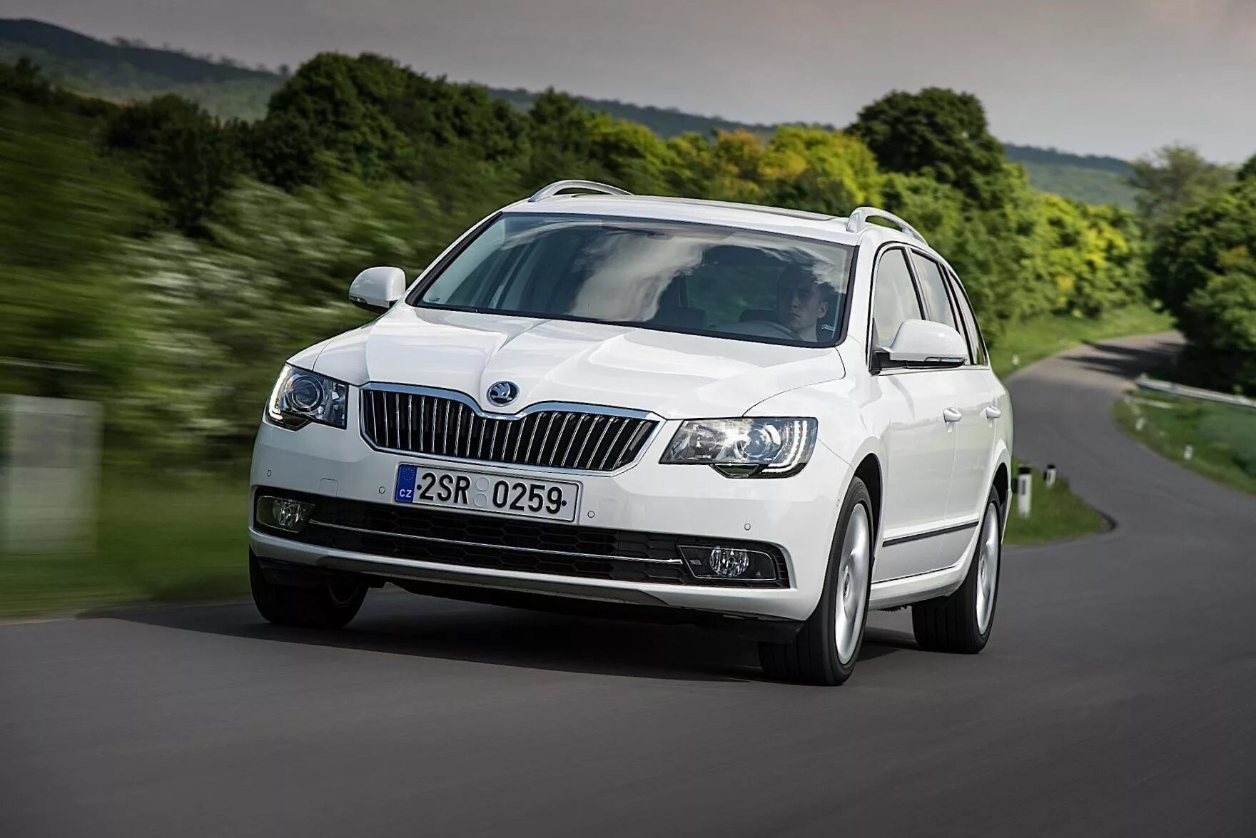 Марки шкода список с фото Skoda Superb Photos and Specs. Photo: Skoda Superb cost and 25 perfect photos of