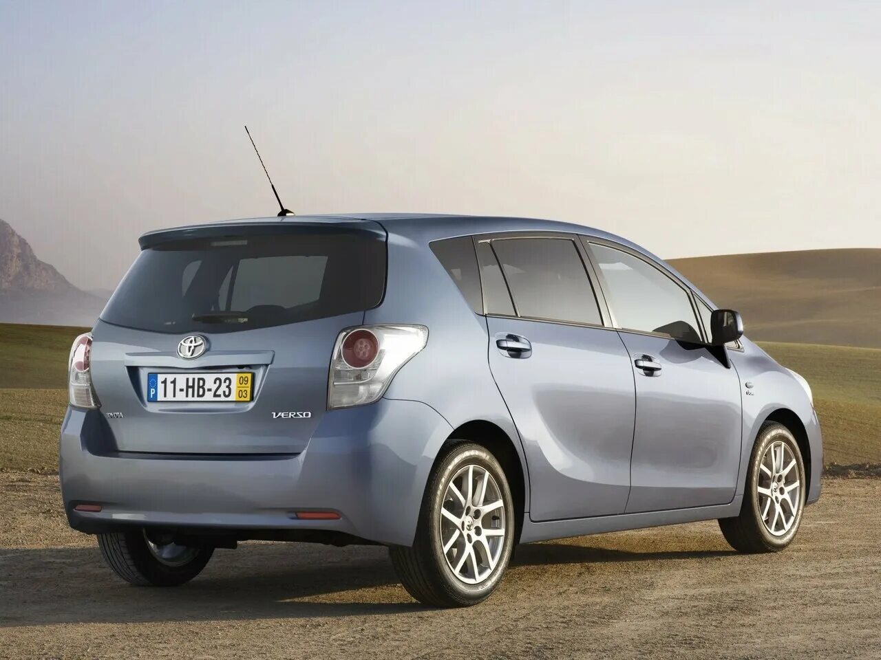 Марки тойоты с фото Toyota Verso 1 поколение, компактвэн - технические характеристики, модельный ряд