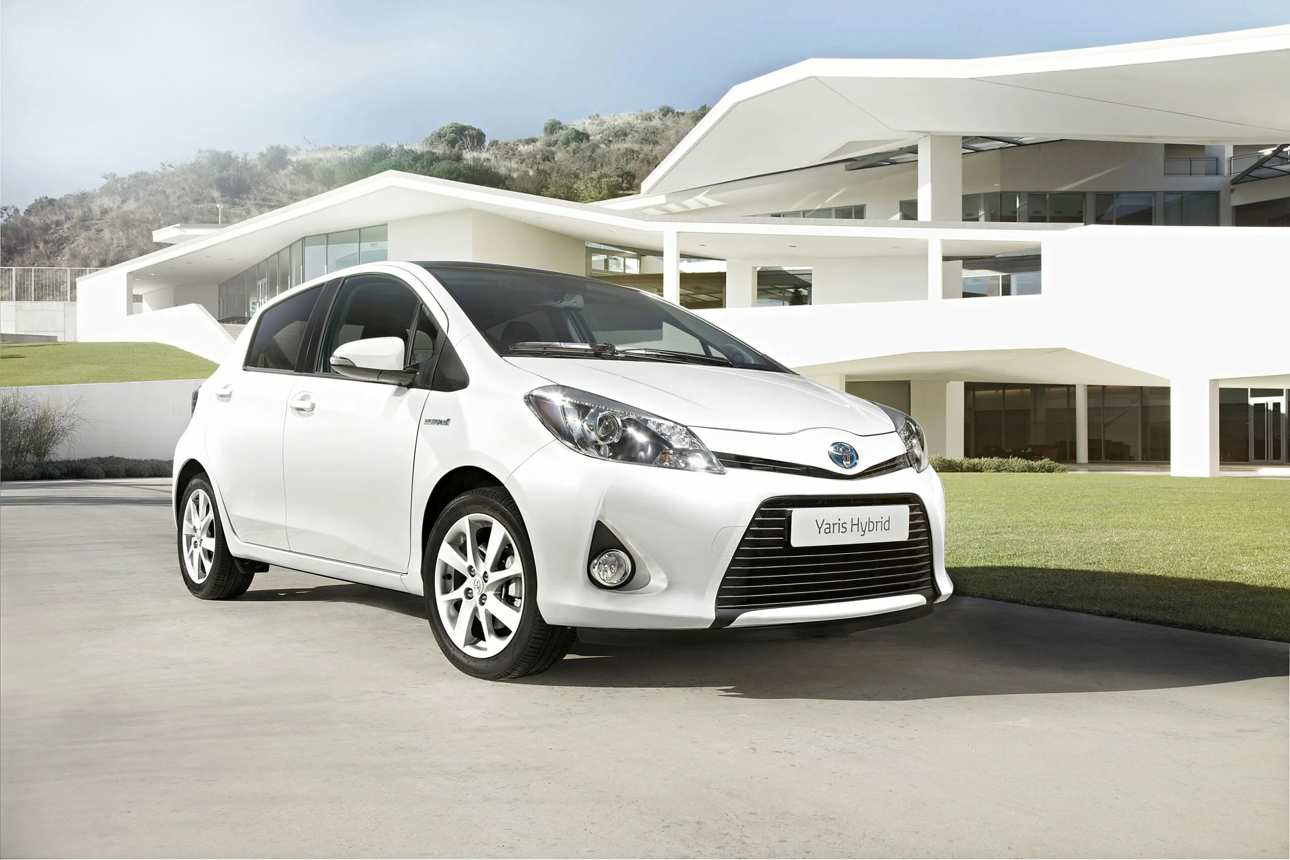 Марки тойоты с фото Yaris Hybrid European Launch (2012) - Toyota Media Site