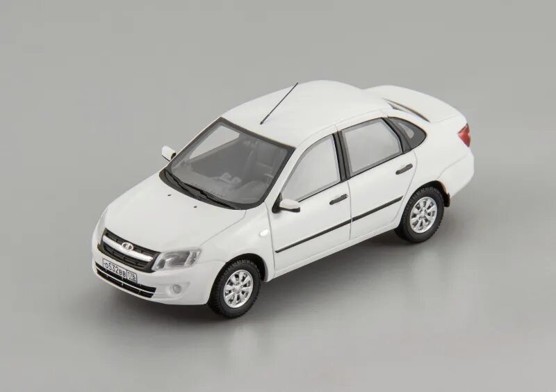 Марки ваза модели фото и названия Масштабная модель ВАЗ 2190 Lux 2013 г., белое облако лучшая цена!