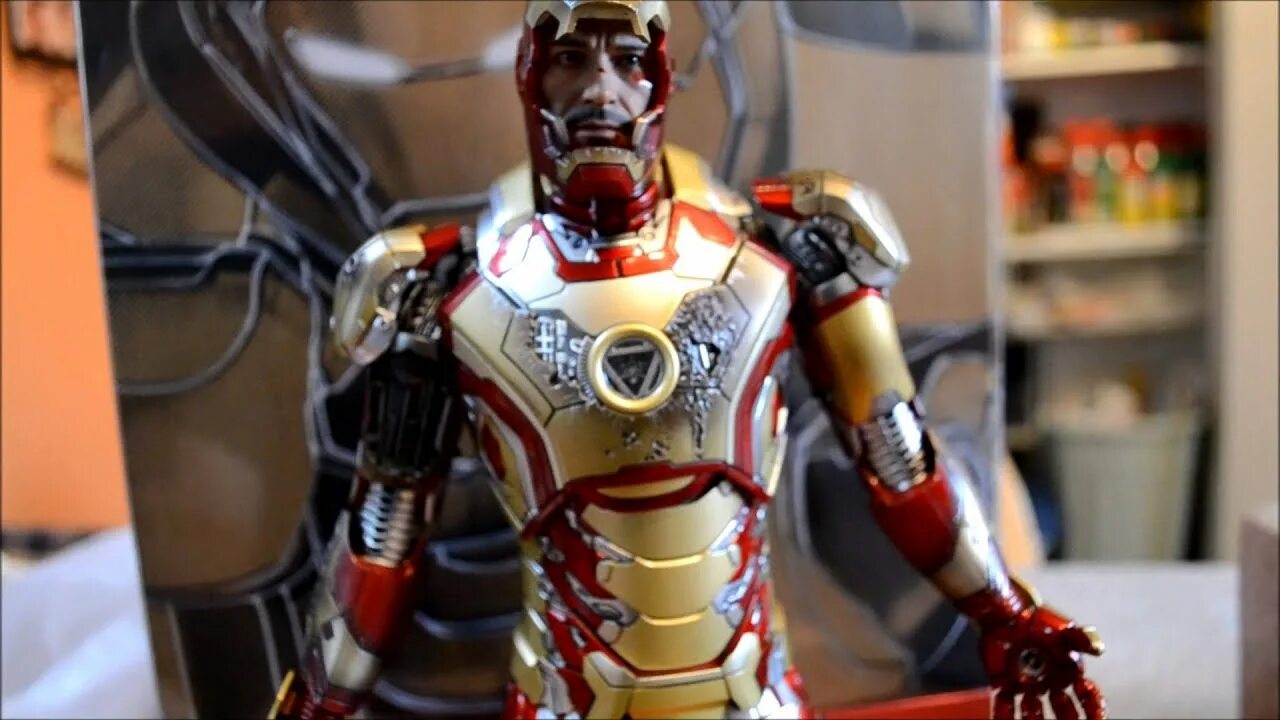 Марки железного человека фото Joebizz34 Reviews Hot Toys 1/6 Die-cast Iron Man Mark 42 Armor - YouTube