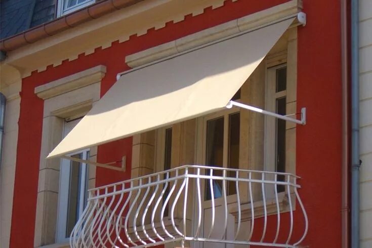 Маркиза на балкон фото Balkonmarkisen als Wetter- und Sichtschutz: 45 Ideen #sonnenschutz #wetterschutz