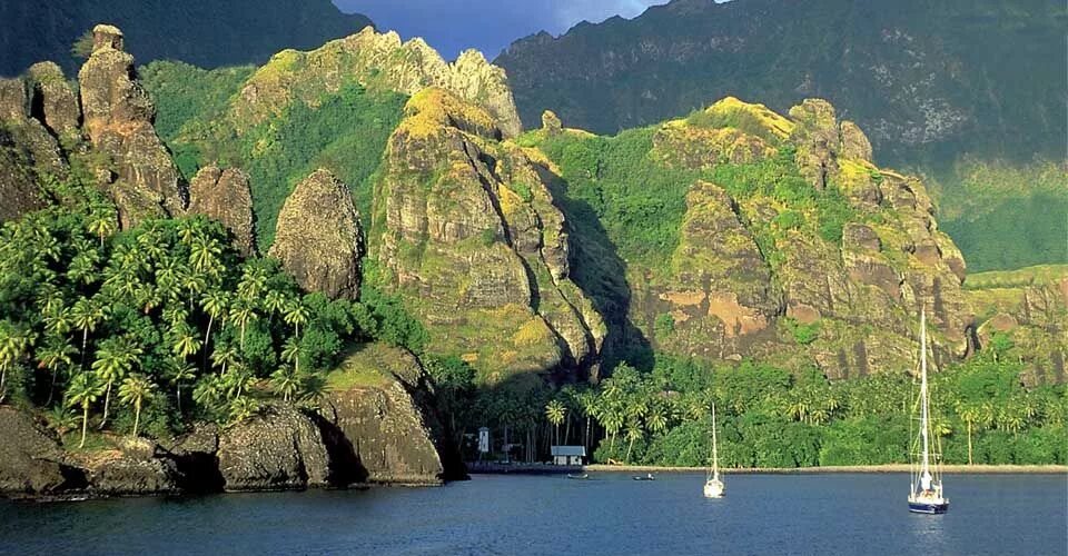 Маркизские острова фото Tahiti to Easter Island: Marquesas, Tuamotus & Pitcairns Easter island, Marquesa