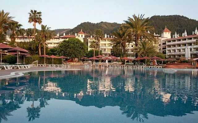 Мармарис фото отелей Martı Resort Hotel (*****) 5* в Ичмелере отзывы, цены и фото номеров - заброниро