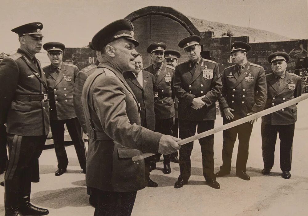 Маршал батицкий фото Аукцион Bidspirit Альбом фотографий "Министру обороны СССР