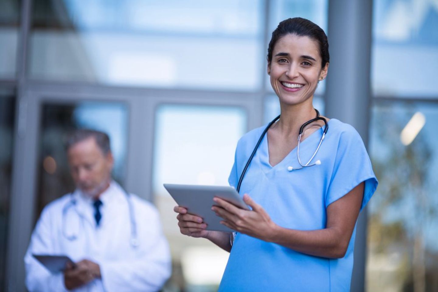 Мед персонал фото Customized technology solutions for the healthcare industry - T-Systems